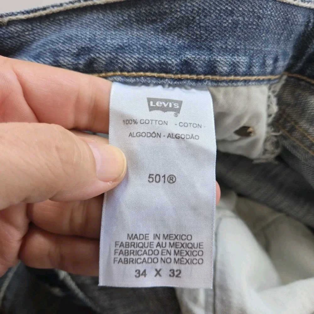 Levis 501 Jeans Mens 34x32 Blue Button Fly Denim Pants Work Nice Fade